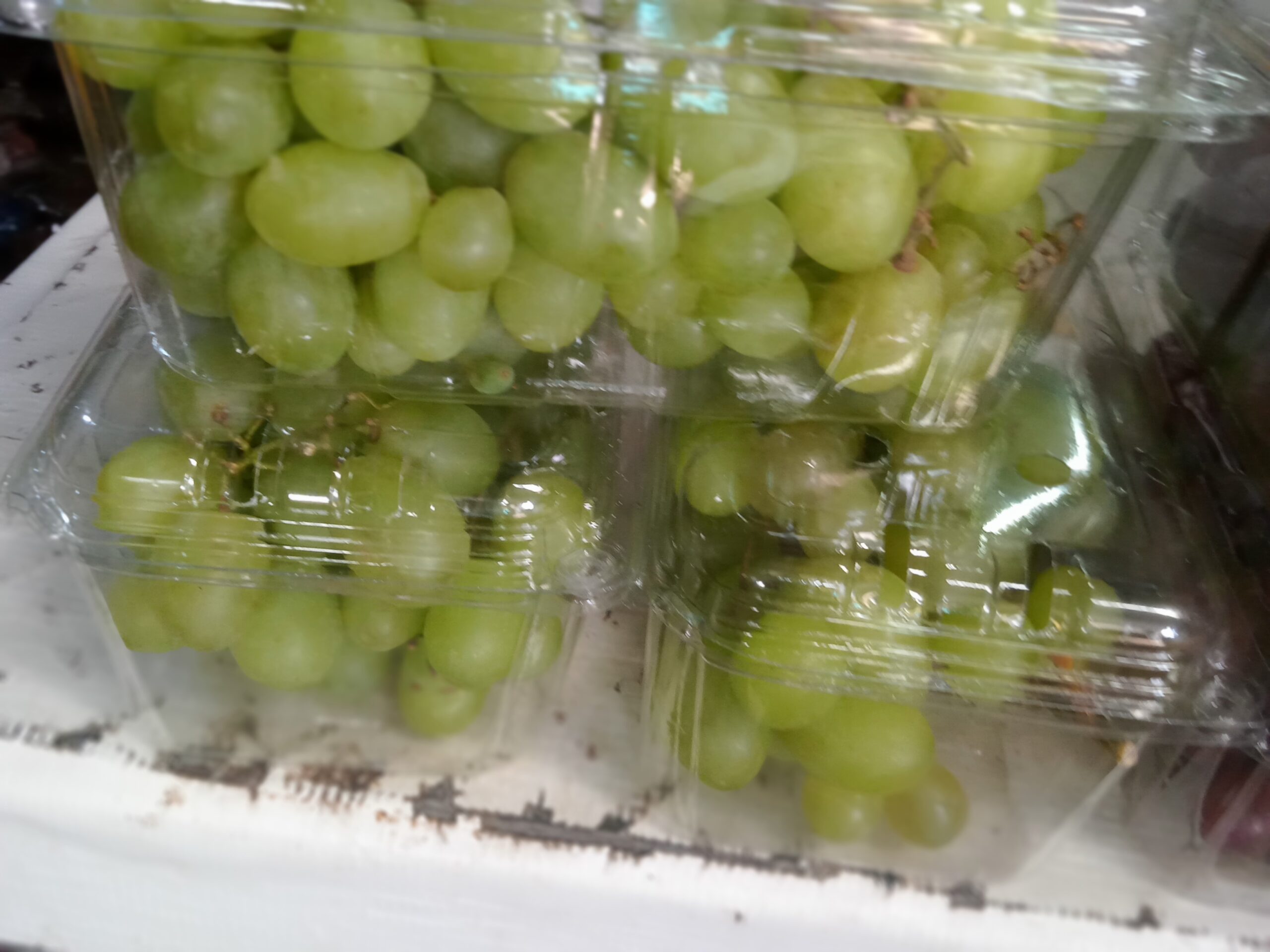 Green Grapes Imported per punnet - Image 2